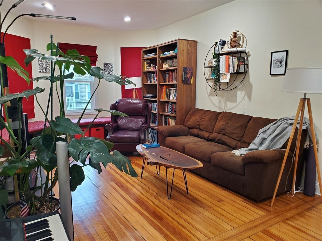 11 Juliette, Dorchester