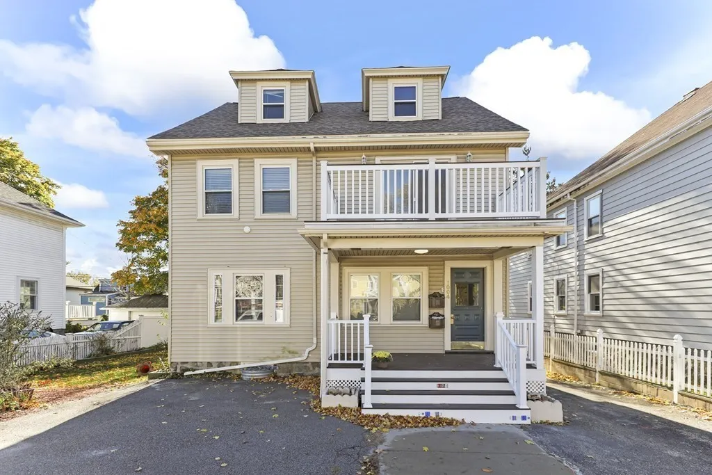 1004 South St, Roslindale