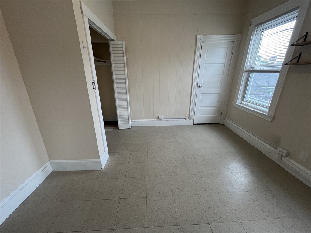 175 River St, Riverside