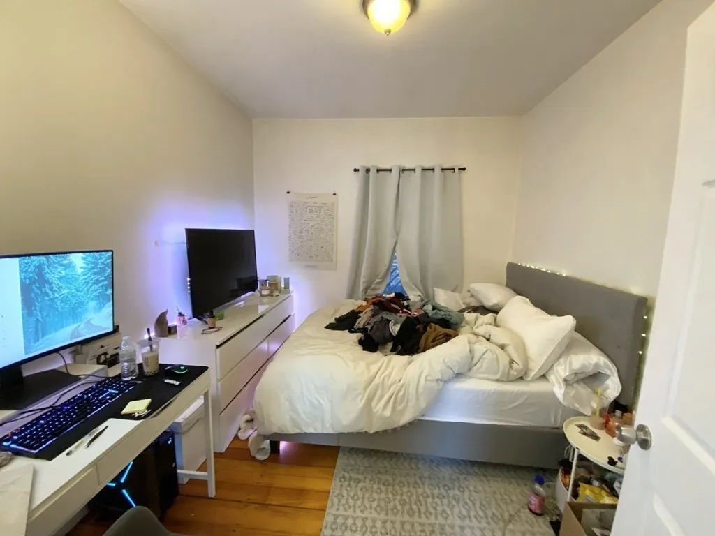 52 Delle Ave, Mission Hill