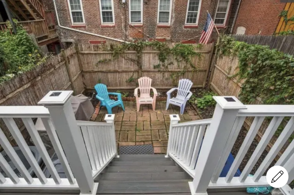 66 Bolton St, South Boston