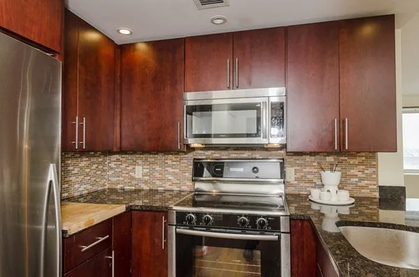 8 Museum Way, East Cambridge