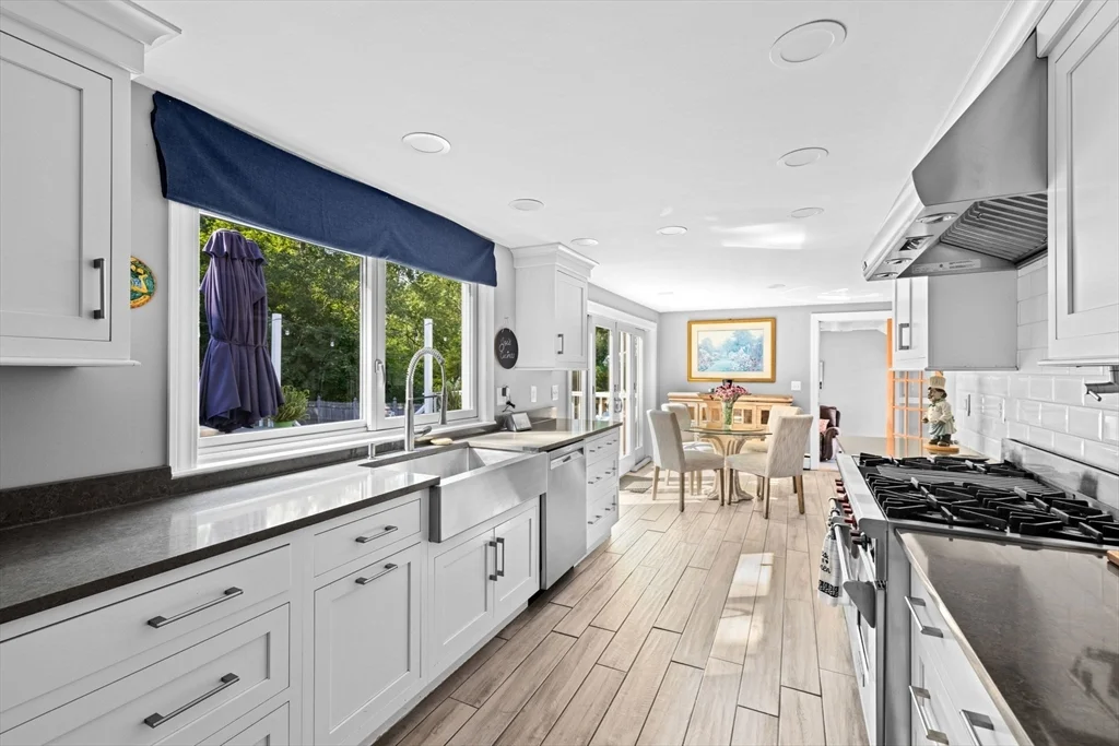 4 Country Dr, South Hingham