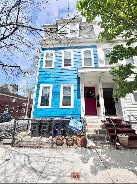 143 Thorndike St, East Cambridge
