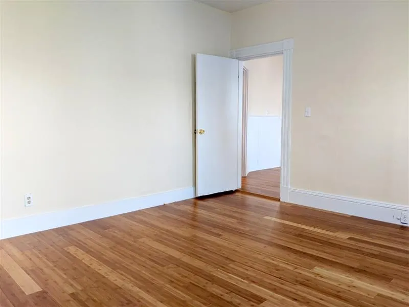 21 Thorndike St, Davis Square