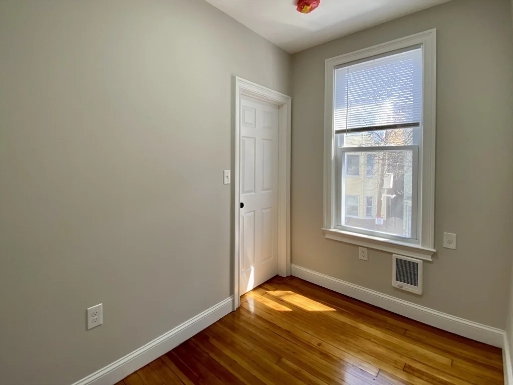 124 Trenton St, Eagle Hill