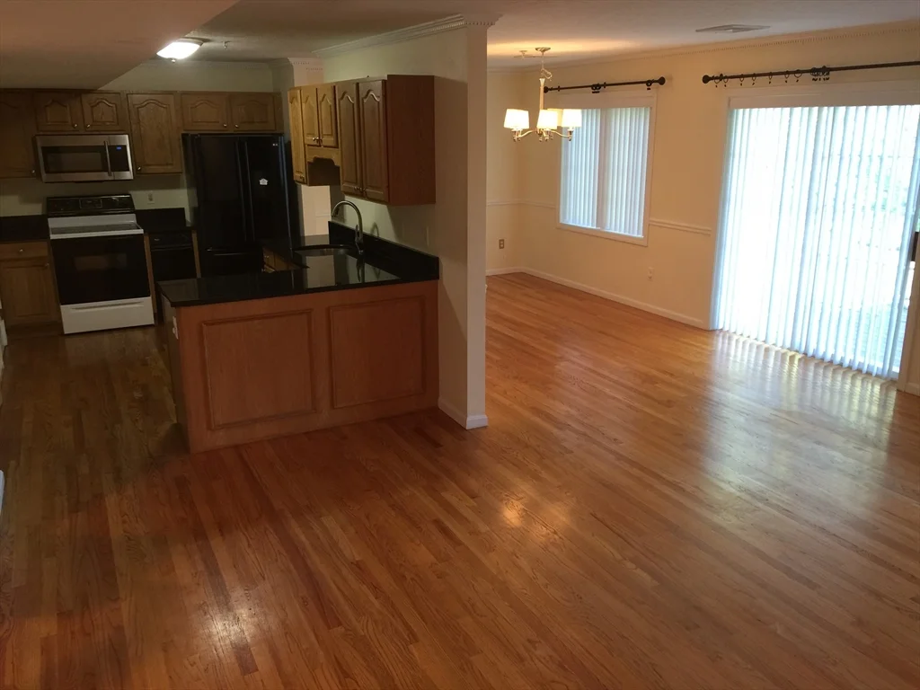 7 Conant Rd, Winchester
