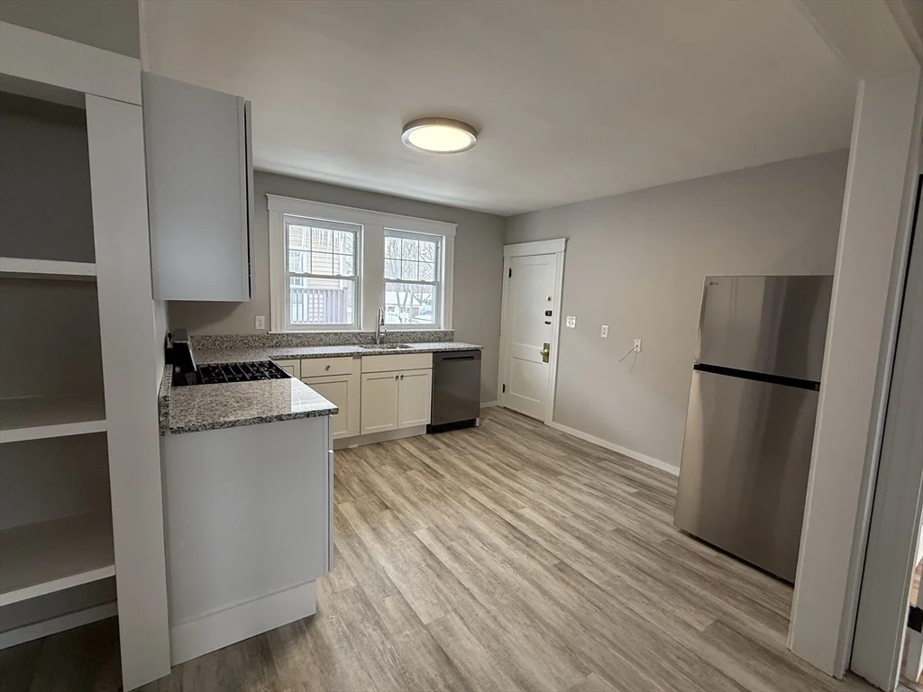 153 Oakland Ave, Methuen