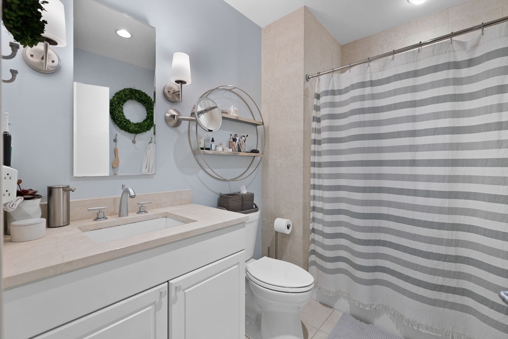 80 Broad St, Downtown