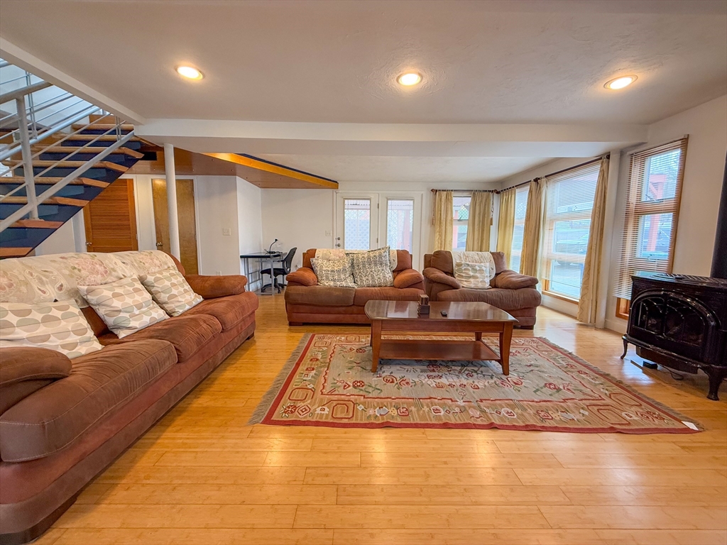 5 Avondale Ave, Billerica