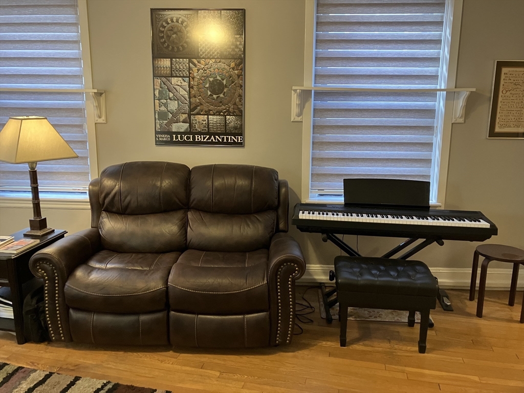 64 Queensberry, Fenway