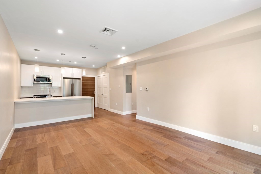 425 Lagrange St, West Roxbury