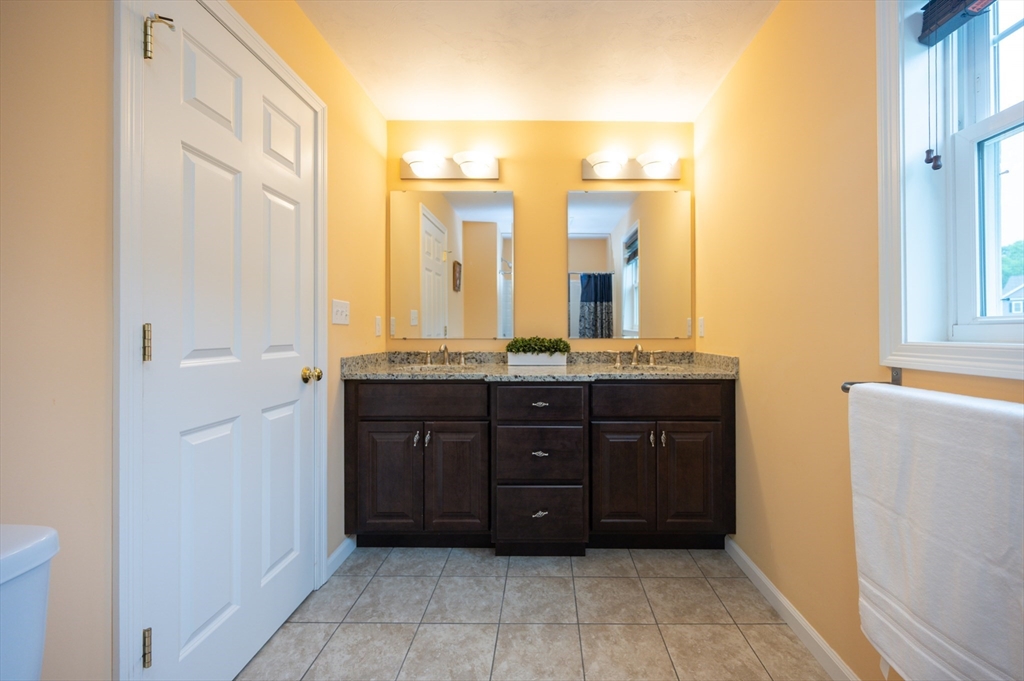 7 Willow Brook Ln, Blackstone