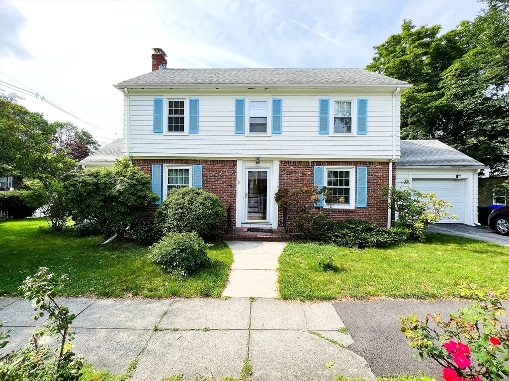 31 Grassmere Rd, Chestnut Hill