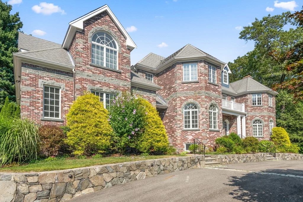 66 Forest Ave, Newton