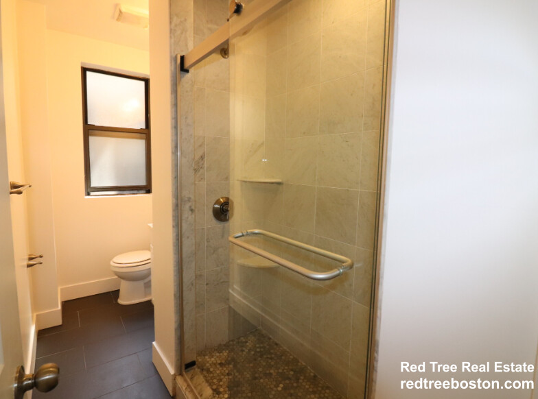 11 Peterborough St, Fenway