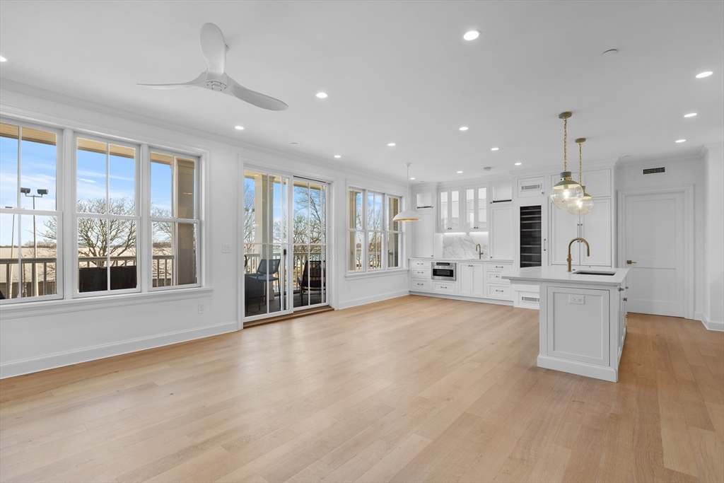 37 Farragut Rd, South Boston