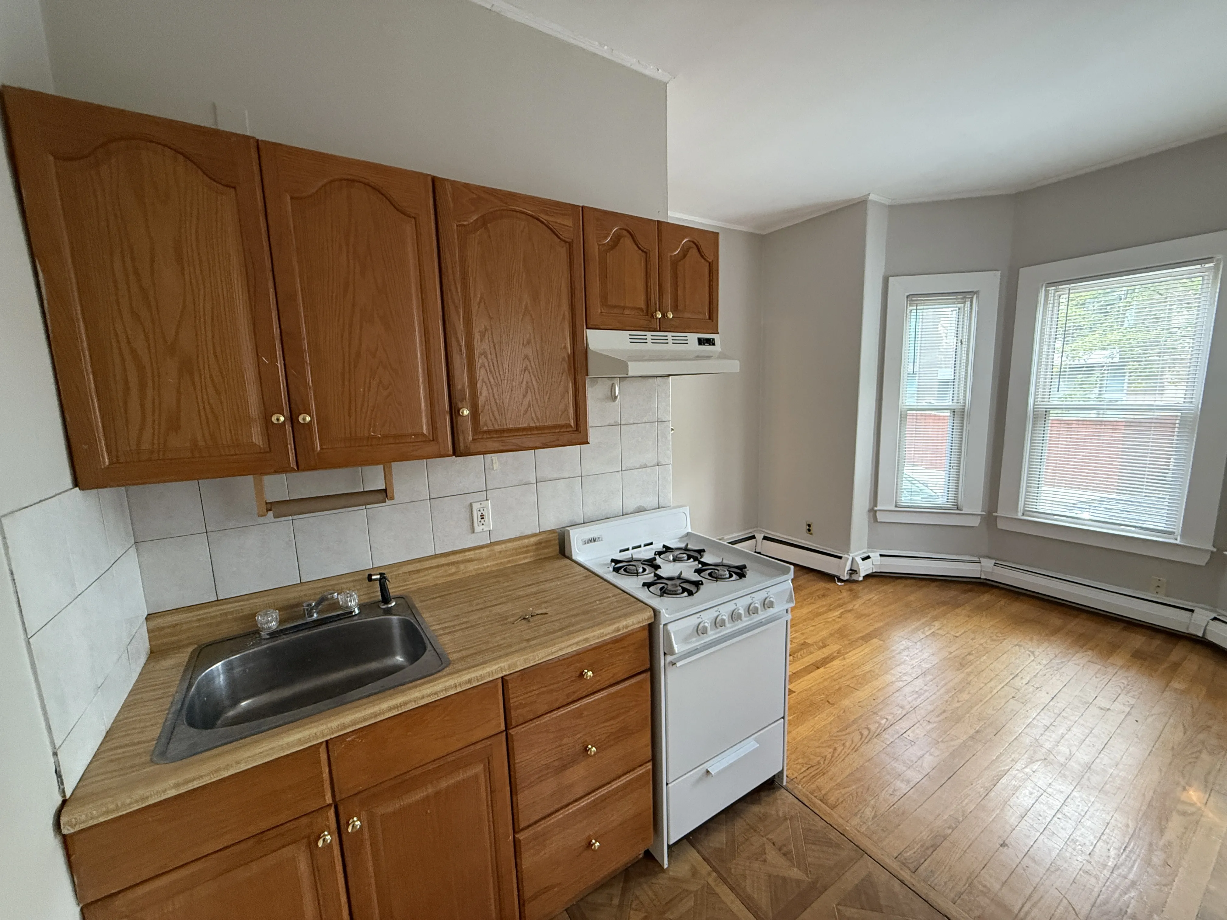 220 Banks St, Riverside