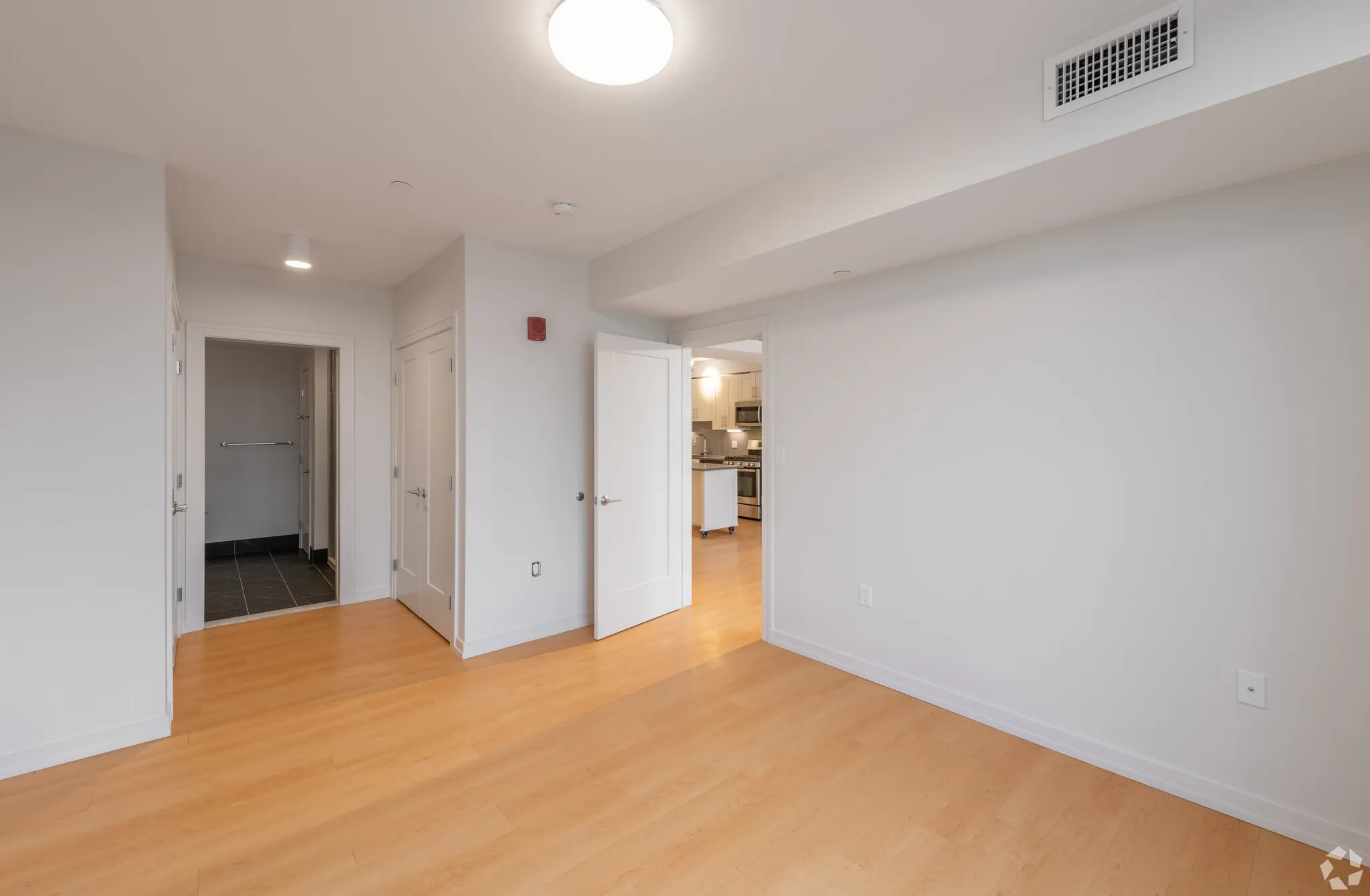 77 New St, Neighborhood Nine