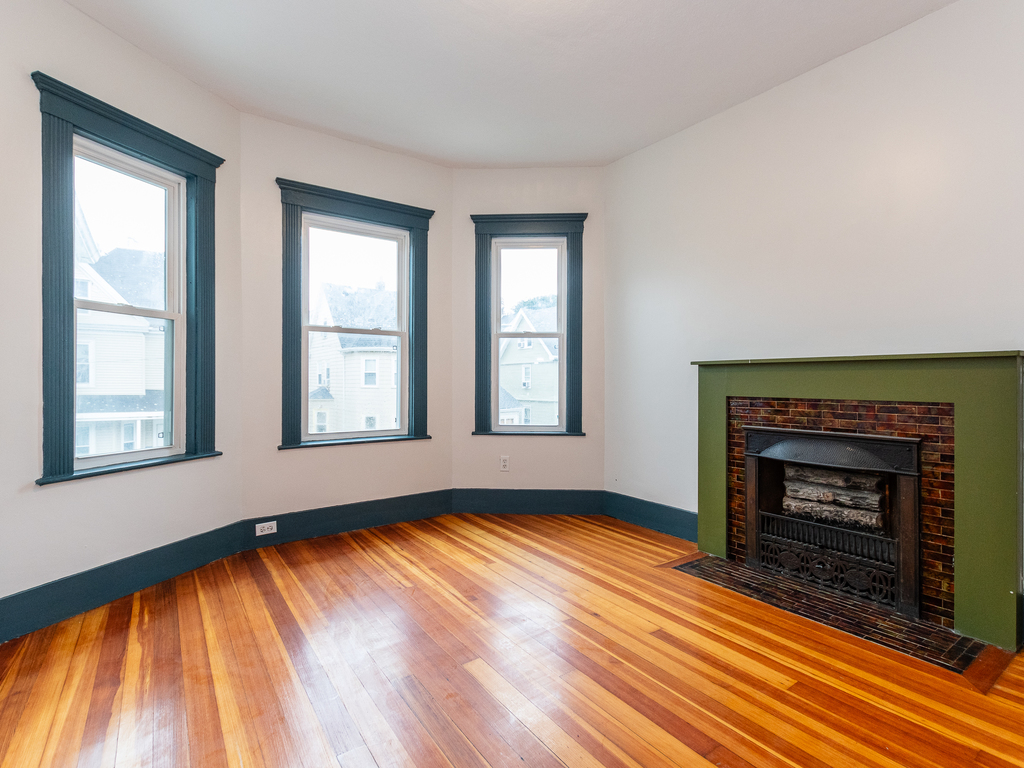 5 bed, 2 bath apartment for rent at 46 Shepton St Unit 2, Dorchester — photo 9 of 64