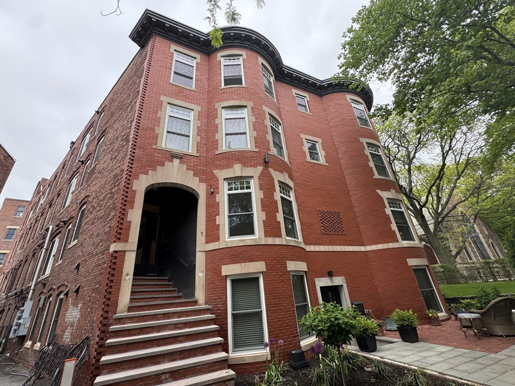 1 Strathmore Rd, Brookline