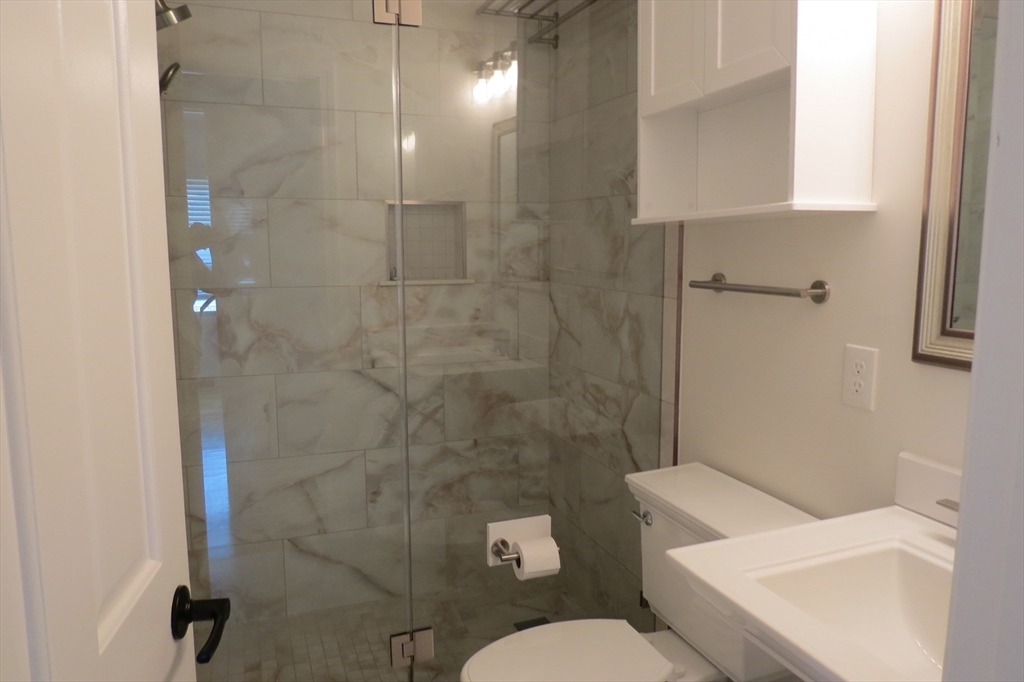 123 Low St, Newburyport