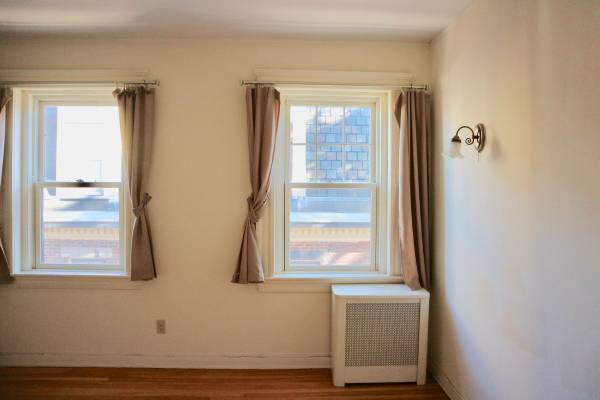 3 bed, 1 bath apartment for rent at 15 Beelvista Rd Unit 3, Brighton — photo 2 of 18