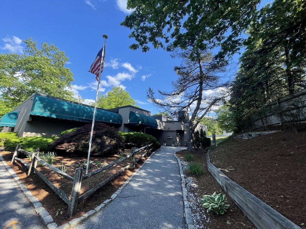 2 Shrewsbury Green Dr, Shrewsbury