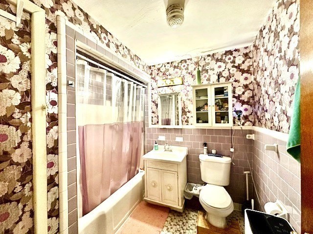 8 Ralph Piteri Ter, Watertown