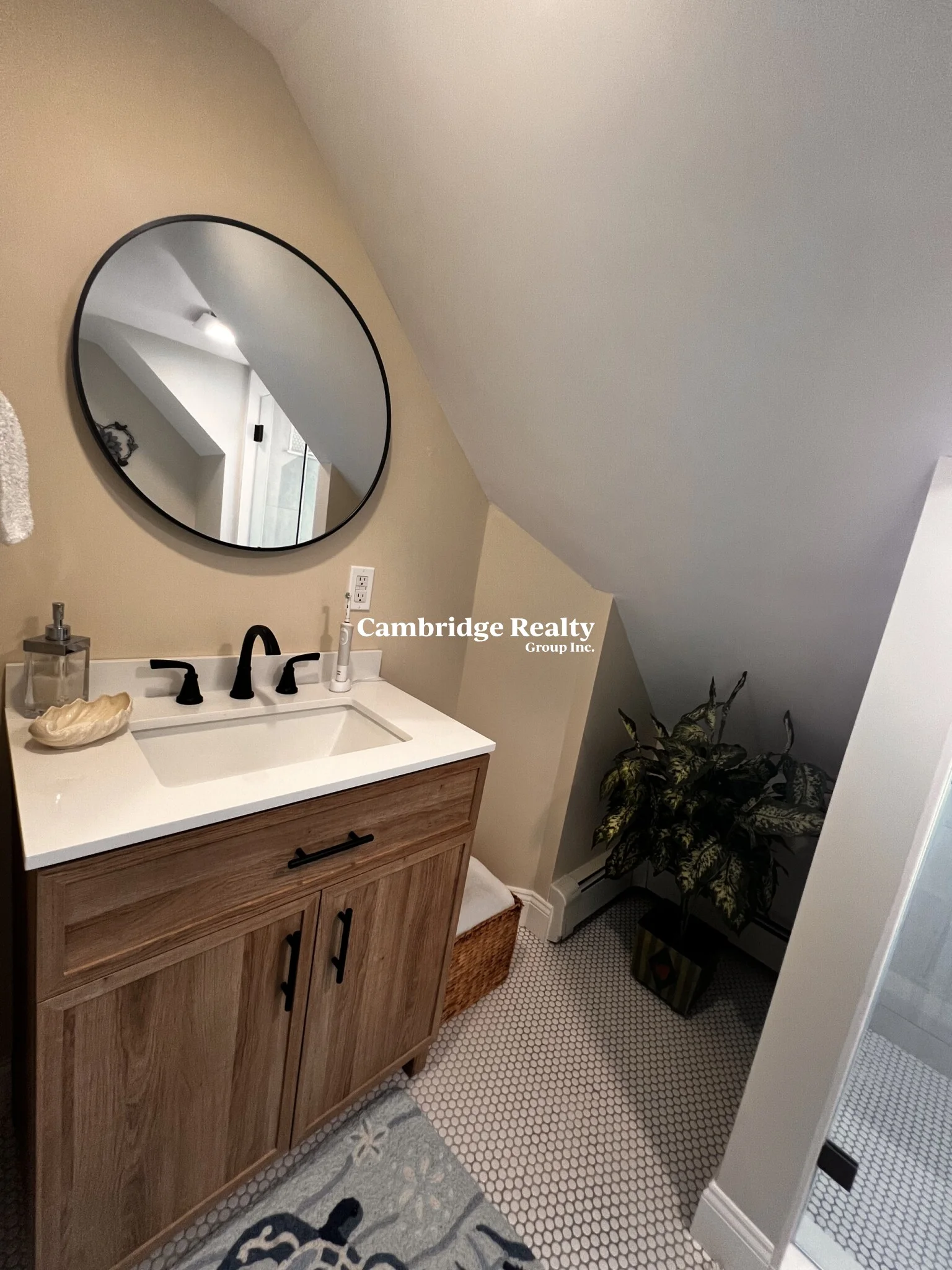 626-628 Washington St, Wellesley