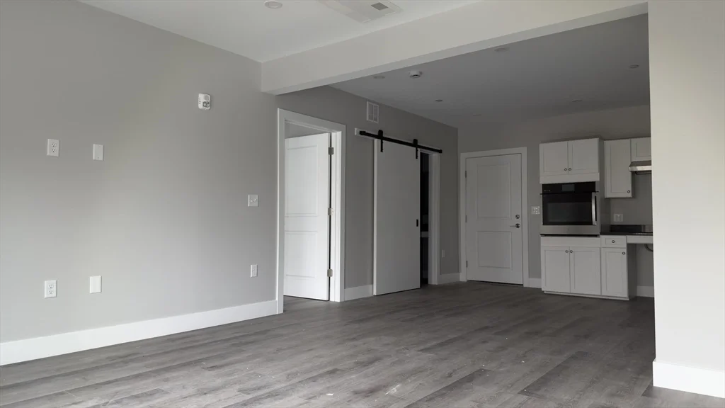 251 Sladen St, Dracut