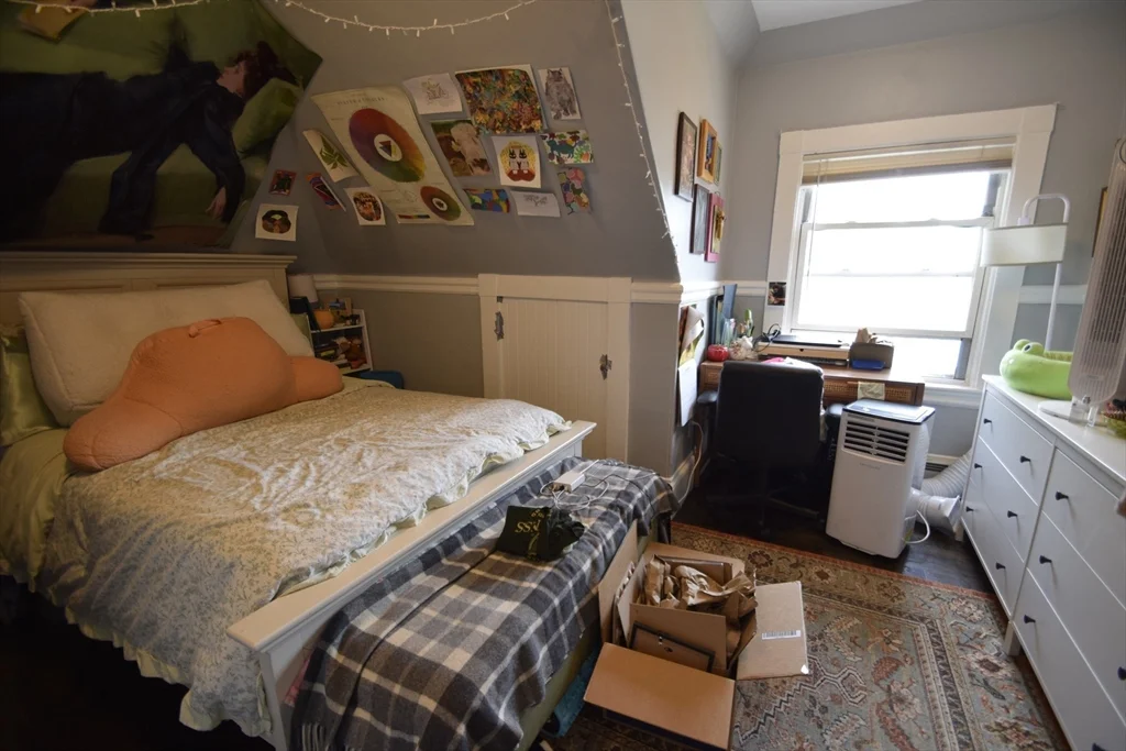 33 Ridgemont St, Allston