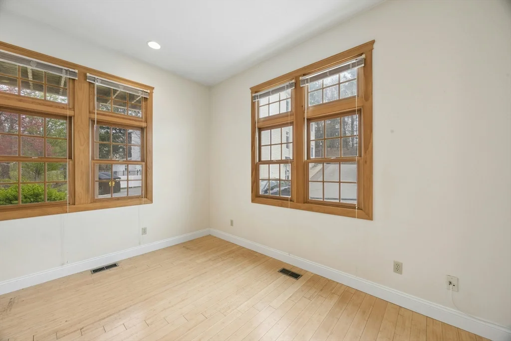 136R Main St, Acton