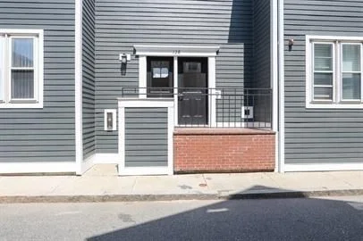 128 Tudor, South Boston