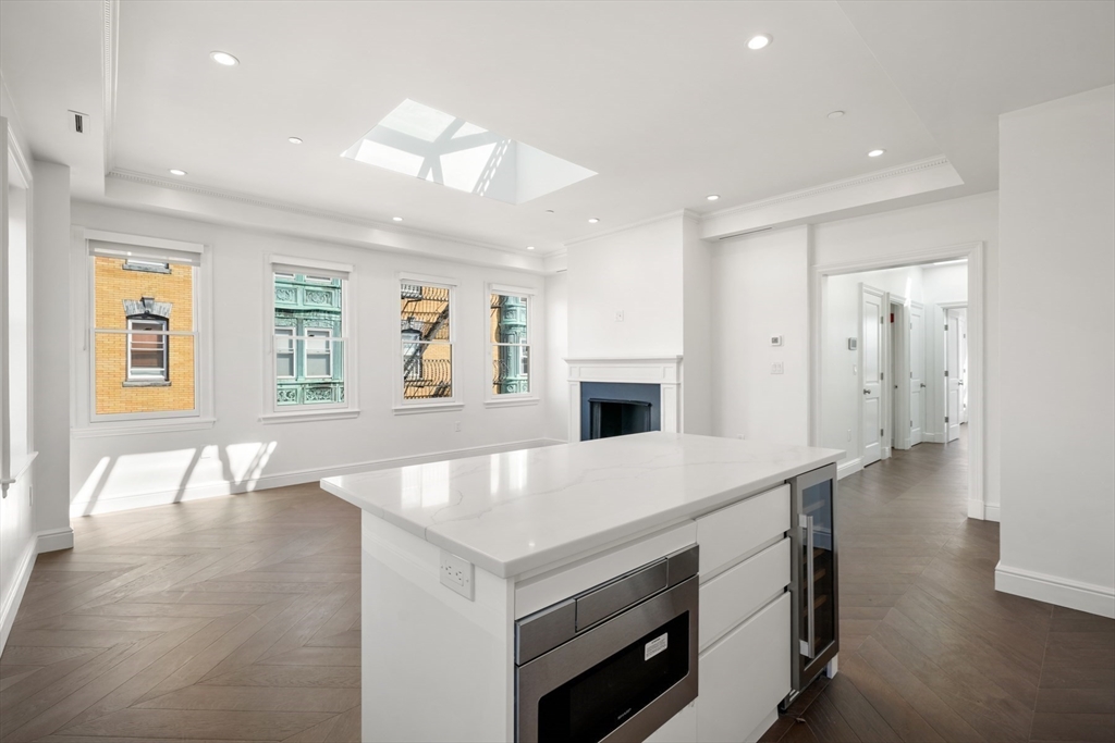 112 Myrtle, Beacon Hill