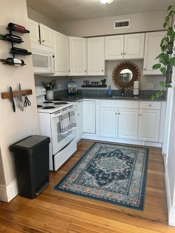 172 Sumner St, East Boston