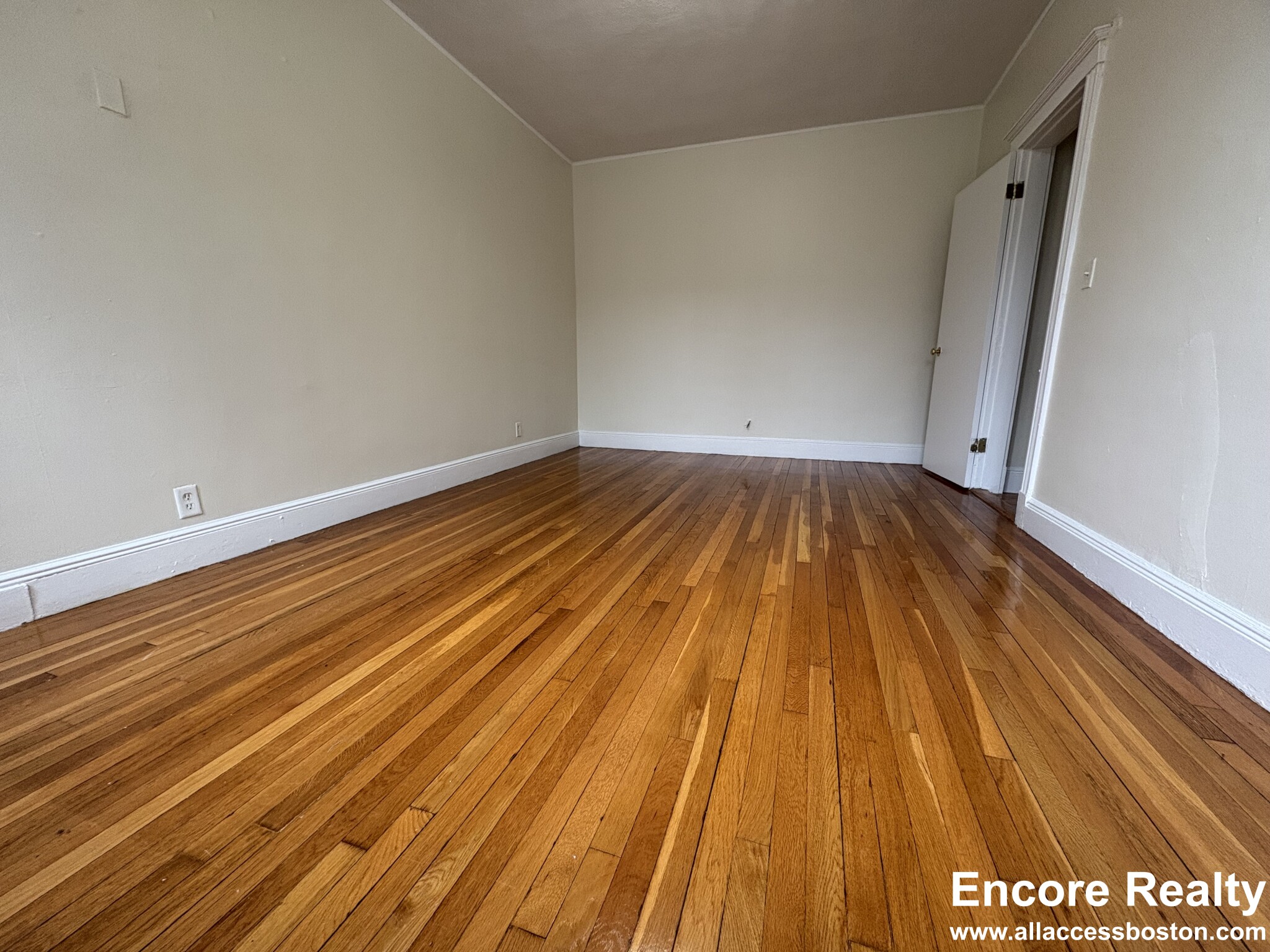 1820 Commonwealth Ave, Brighton