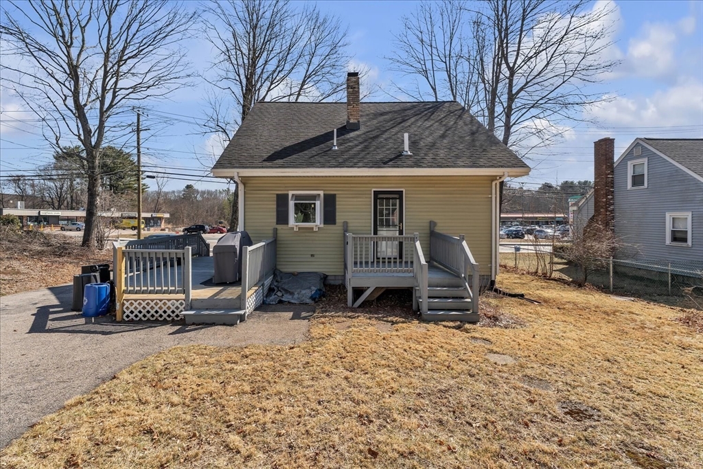 638 Main St, Walpole