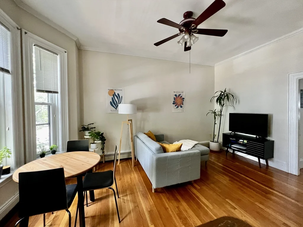 106 Magazine St, Cambridgeport