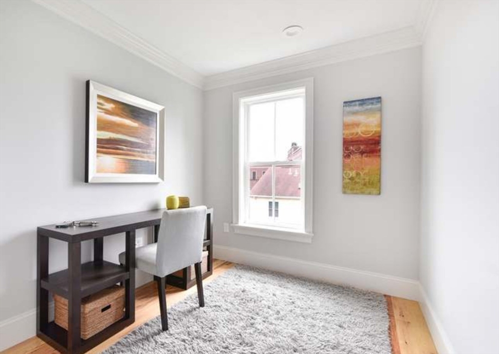 44 Evergreen St, Jamaica Plain