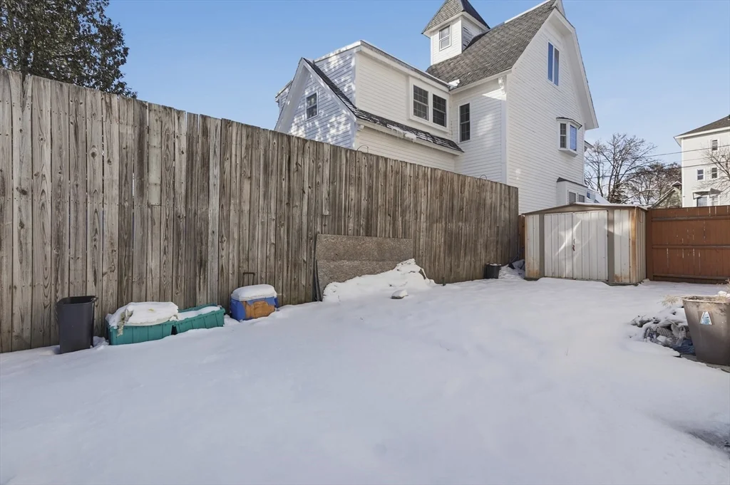 223 School St, Lowell