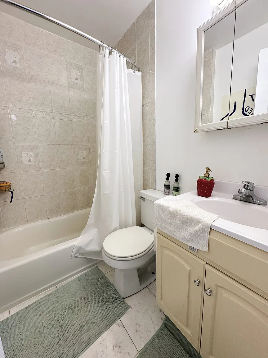 214 Freeman St, North Brookline