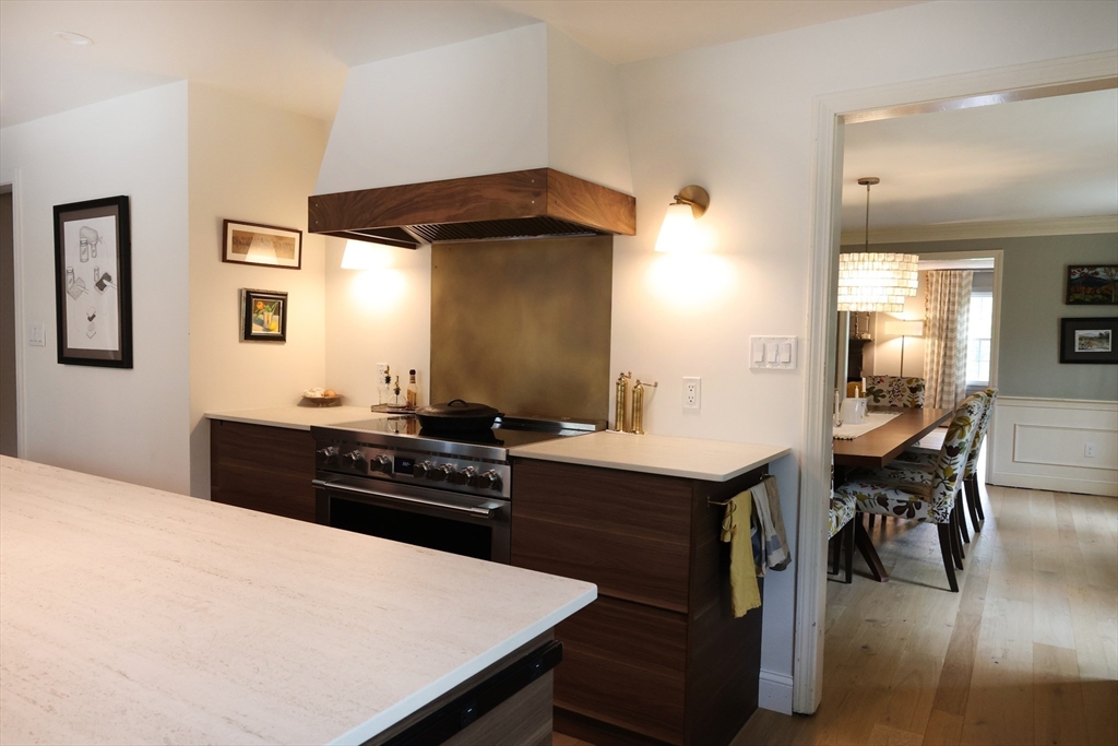 466 Longley Rd, Groton