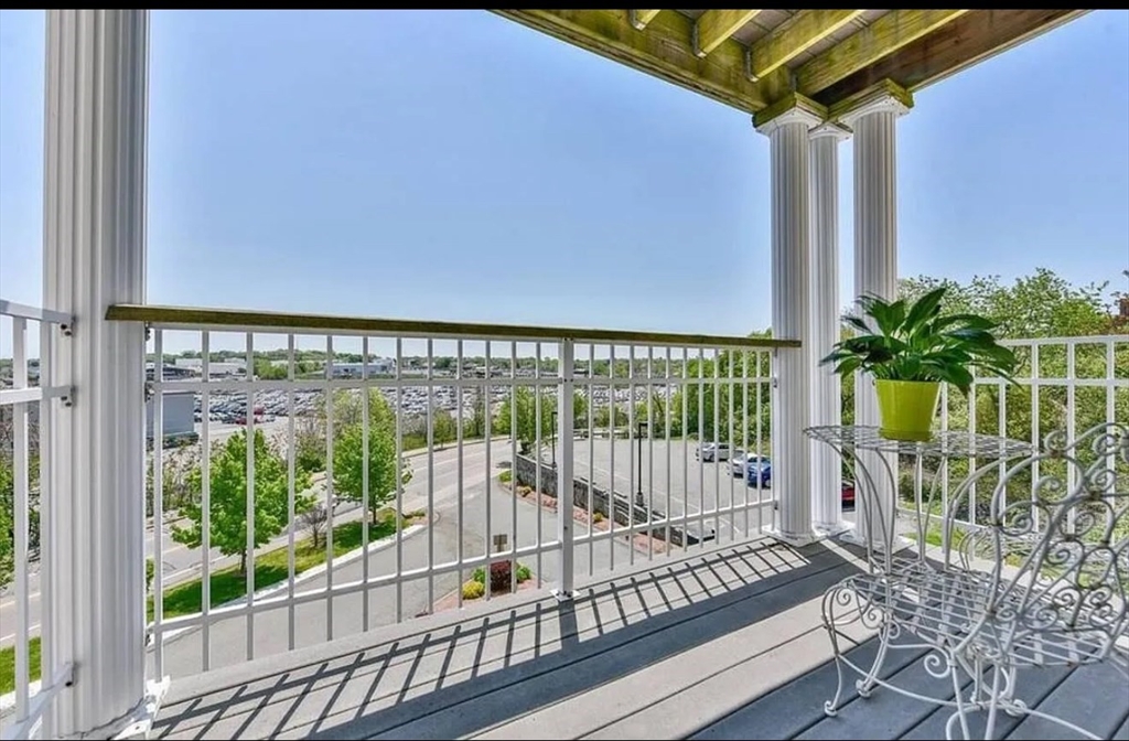 86 E Howard St, Quincy