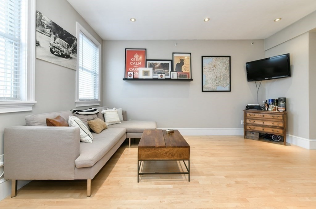 137-139 D St, South Boston