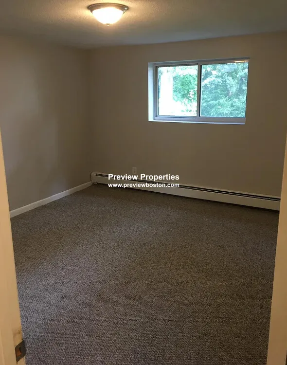 73 Charlesbank Rd, Newton Corner