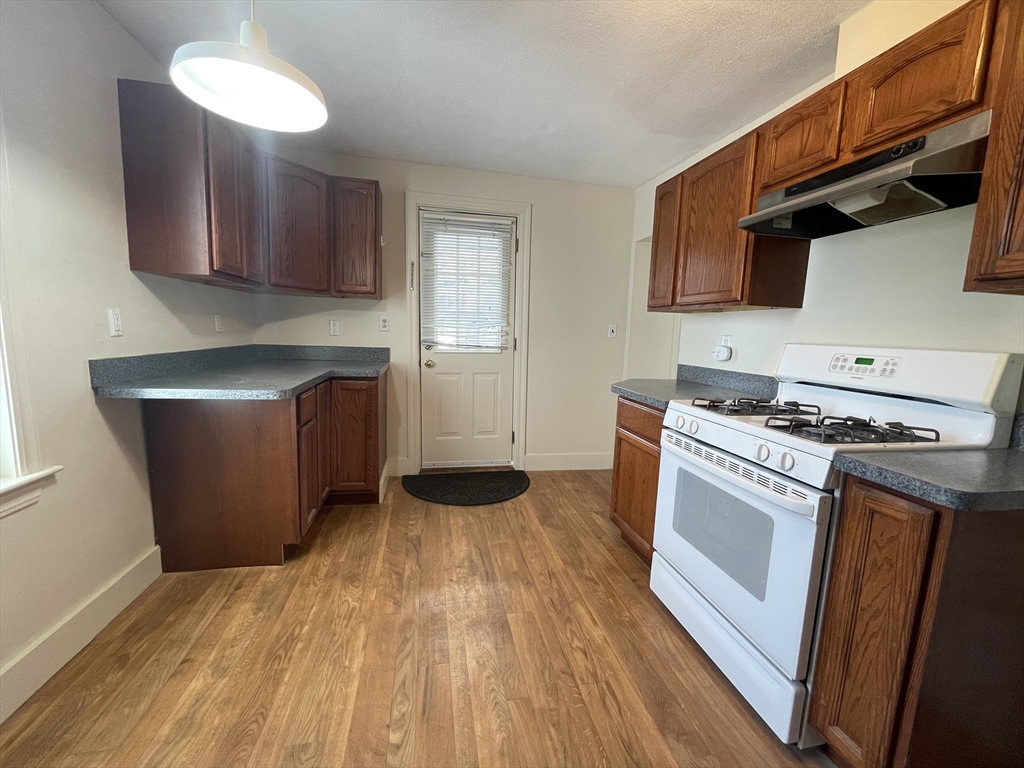 25 Oakland St, Newton