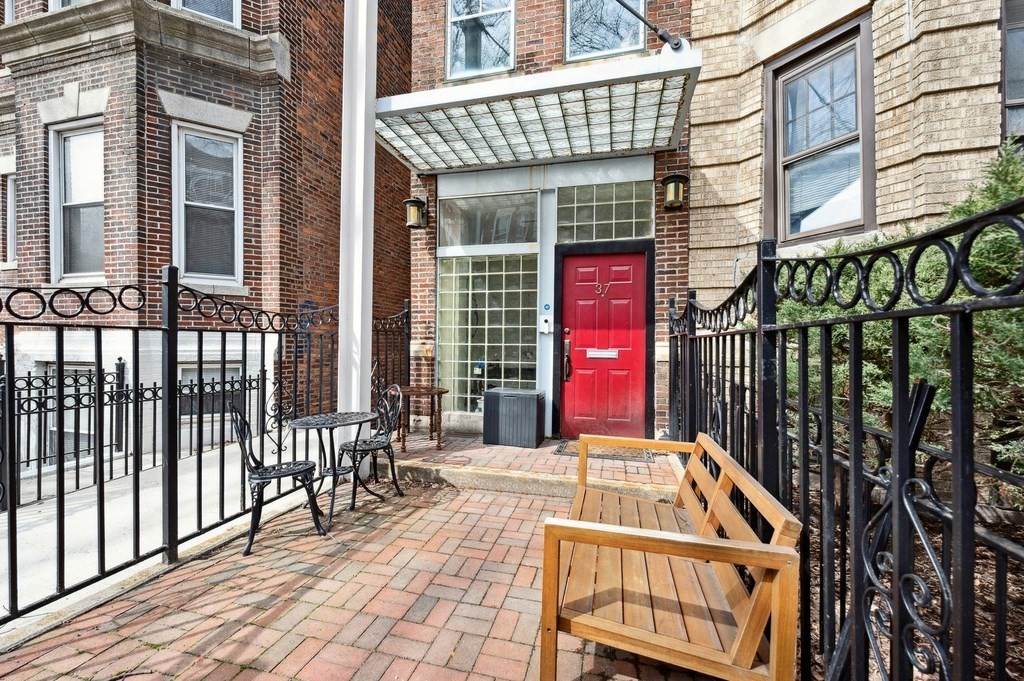 37 Queensberry, Fenway