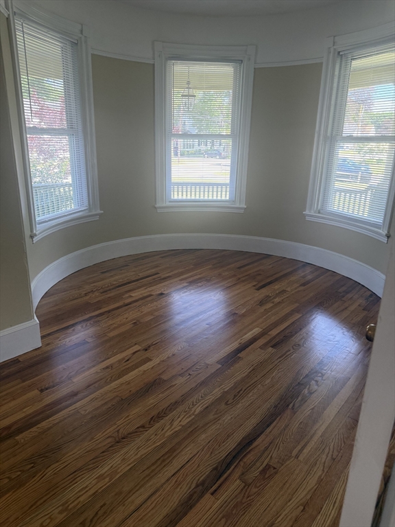 325 Adams St, Abington