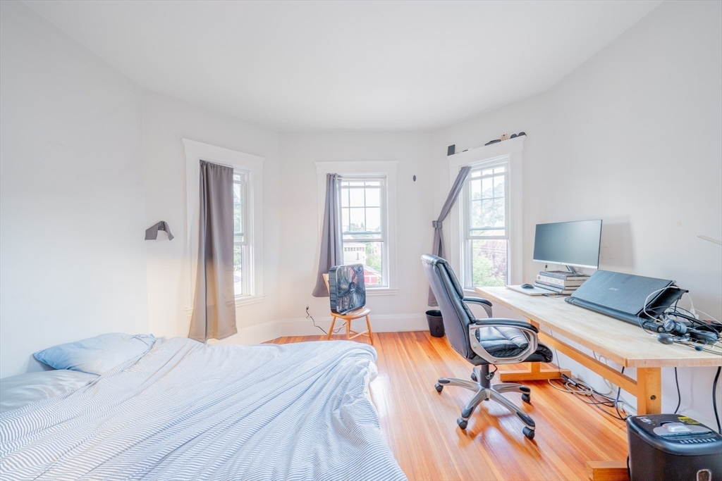 37 Magoun St, North Cambridge